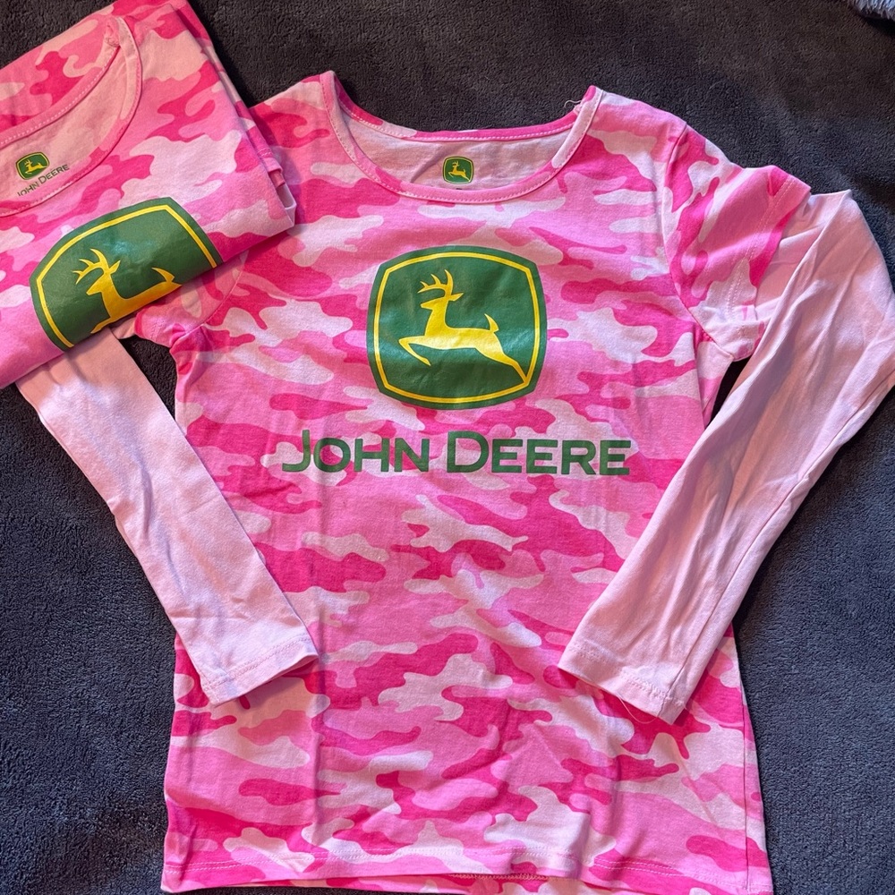 JOHN DEERE Pink Camouflage girls shirt Never Worn